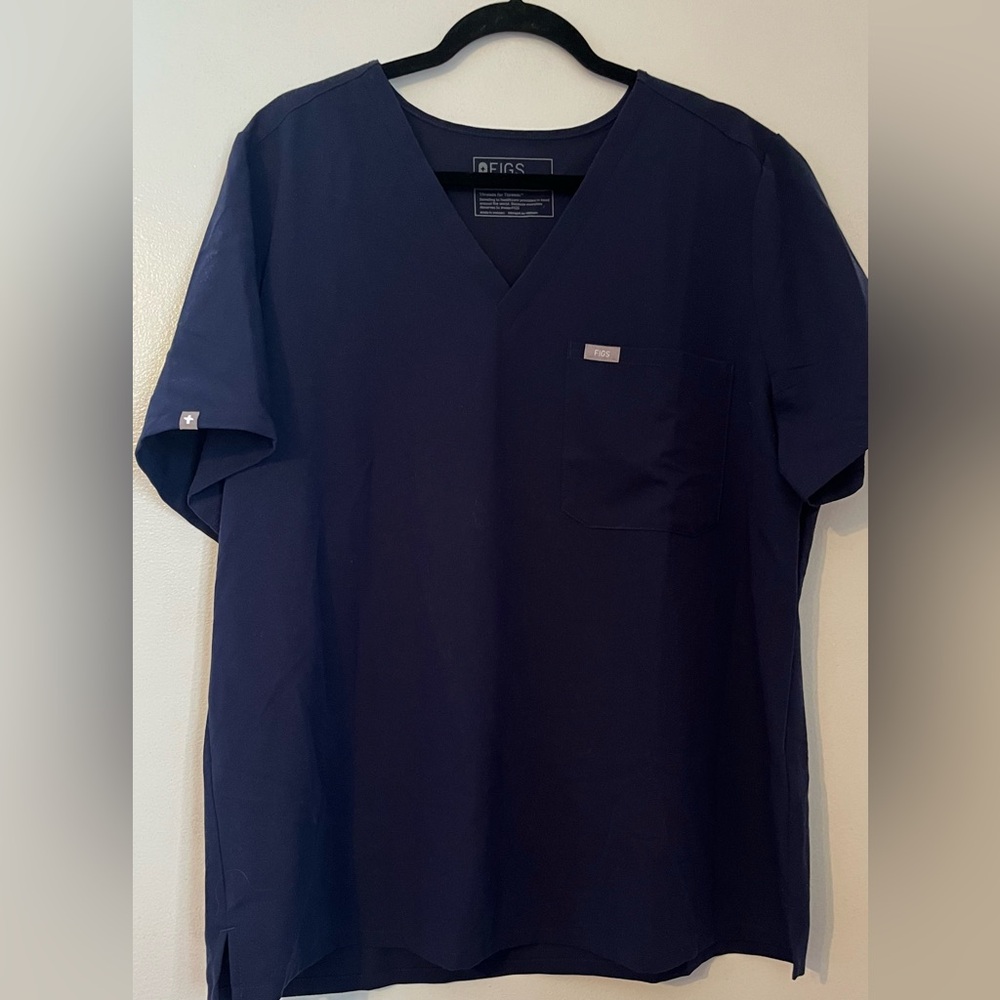 XXL Figs scrub top